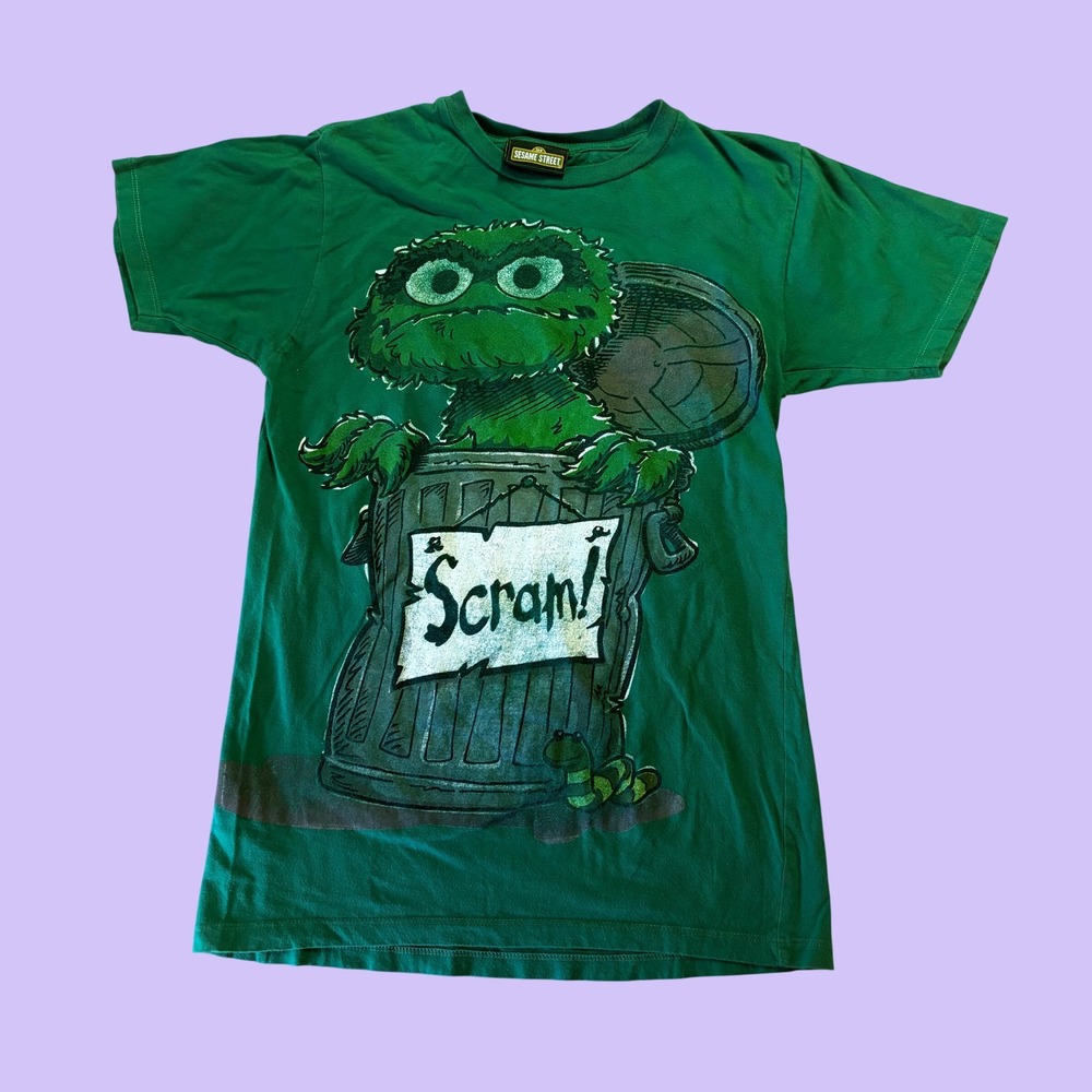 Y2K Sesame Street Oscar the Grouch Scram Green Graphic T-Shirt Scene #17